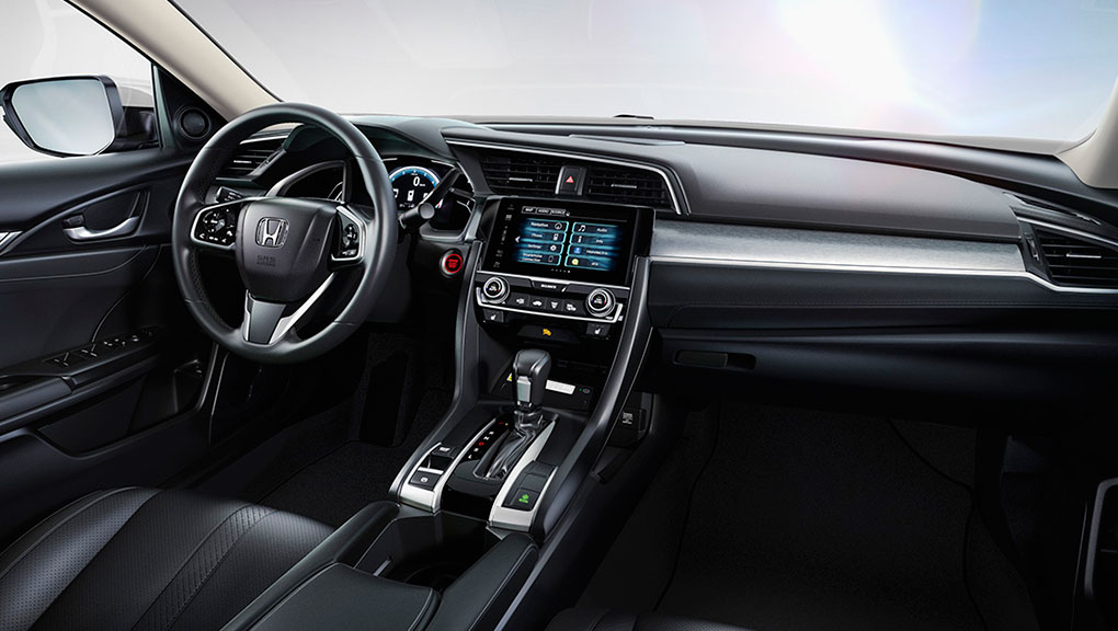 MY16_Civic_Sedan_interior_07a