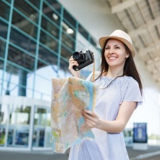 5 Ways to Avoid Looking Like a Tourist in Toronto